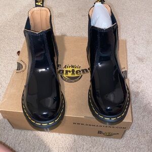 NWT Black Patent Lamper Dr Martens